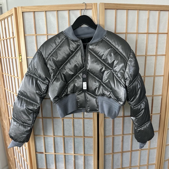 Women’s  Fashion Nova gray crop top bomber jacket size Medium (NWT) - Picture 1 of 2